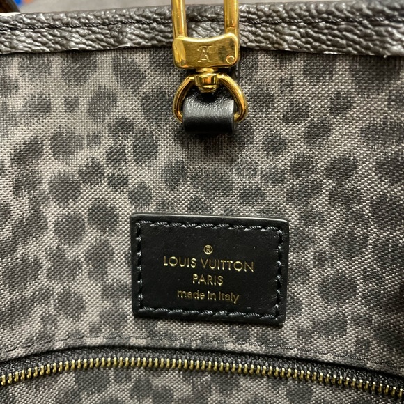 (SOLD) Louis Vuitton ONTHEGO Leather GM- Black (Proof Of Authenticity Provided) - Picture 12 of 16